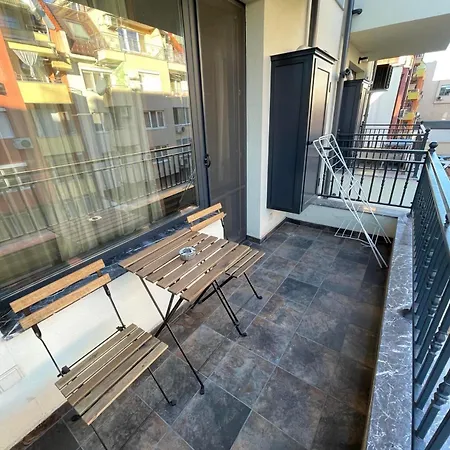 Apartment апартамент за настаняване октавия, Octavia House